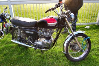 motorcycles similar to triumph bonneville