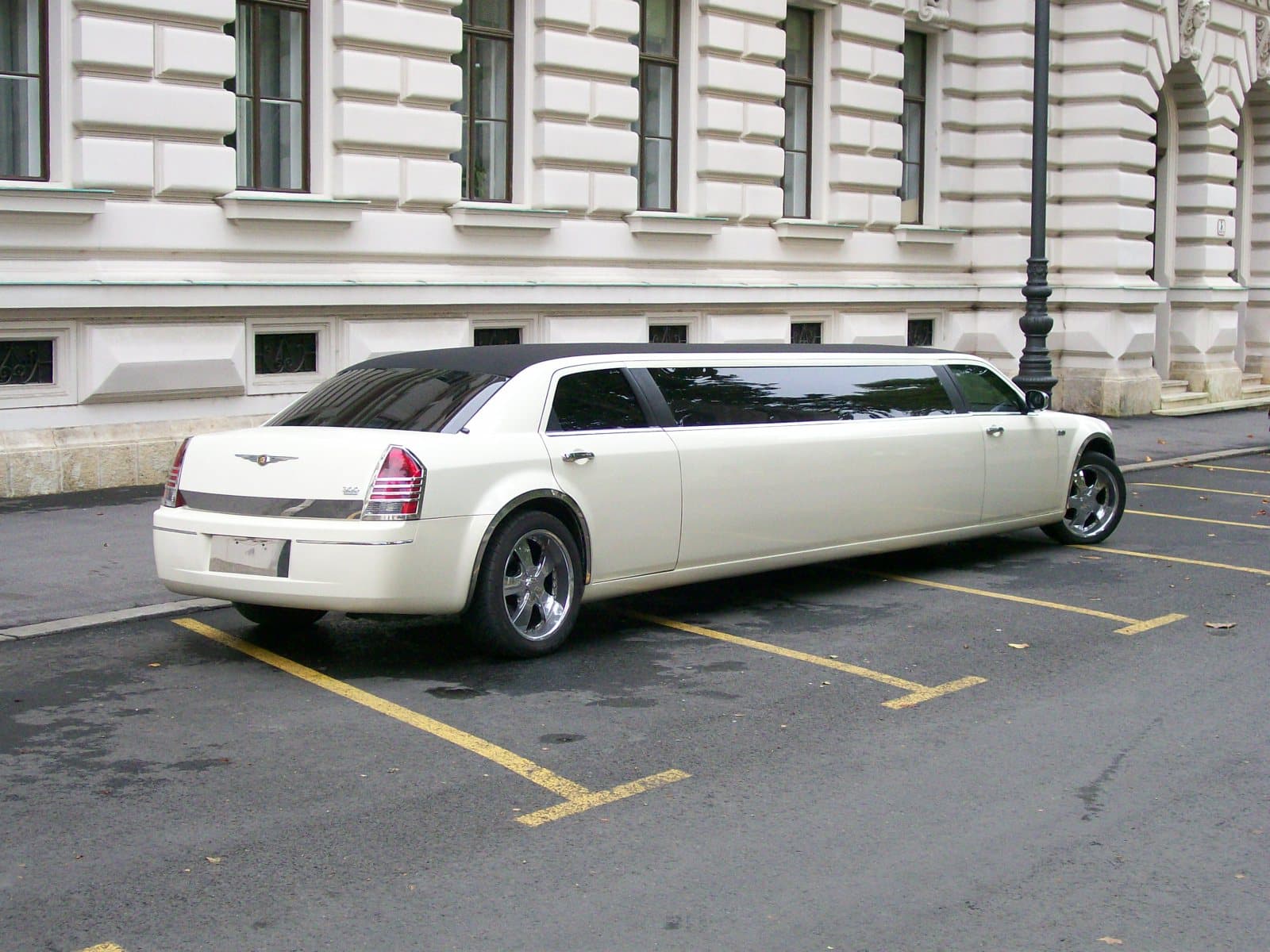 what-is-limo-tint